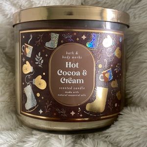 Hot Cocoa & Cream Bath and Body Works 3-Wick Candle
